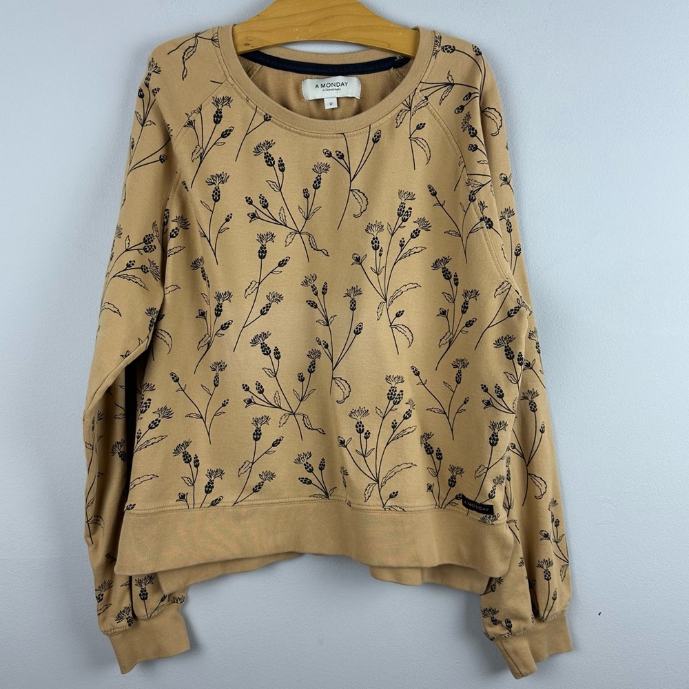 A Monday In Copenhagen Organic Cotton Sophia Blouse Sweatshirt Botanical print